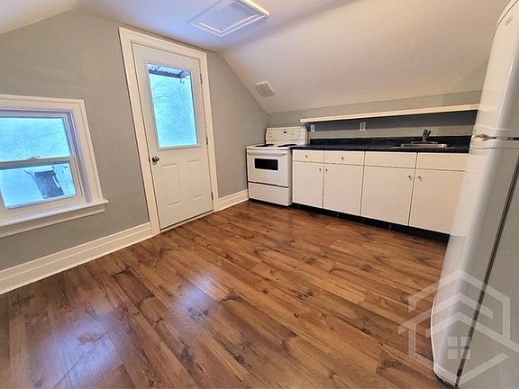 2nd image of 16 Clarke St E #2