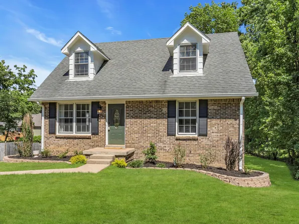1267 Cloverdale Dr, Clarksville, TN 37040