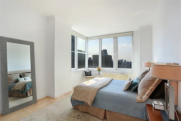 Sold by Corcoran | media 14