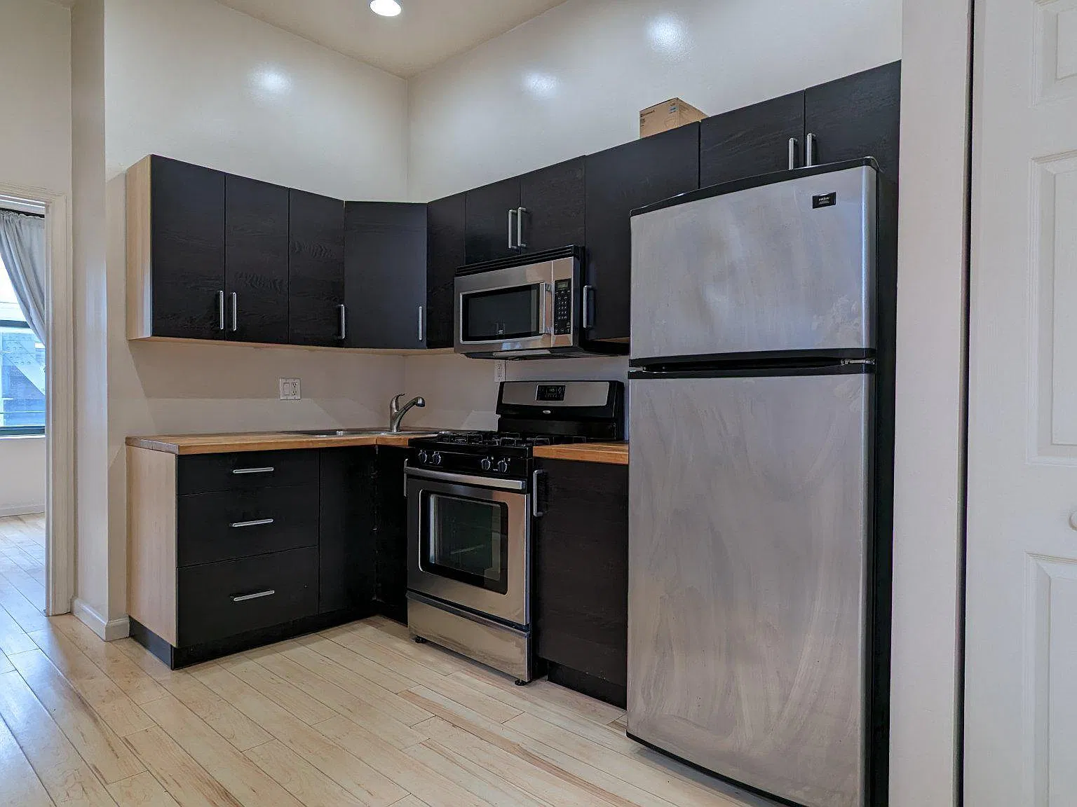 2 bed, 2.0 bath, 1250 sqft, $1,300 — Photo 3