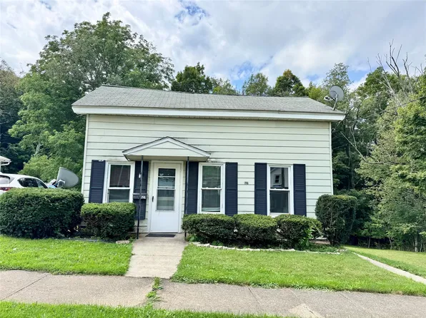 527 S Center St, Corry, PA 16407
