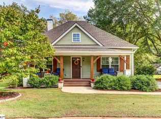 203 Pelham St, Greer, SC 29651