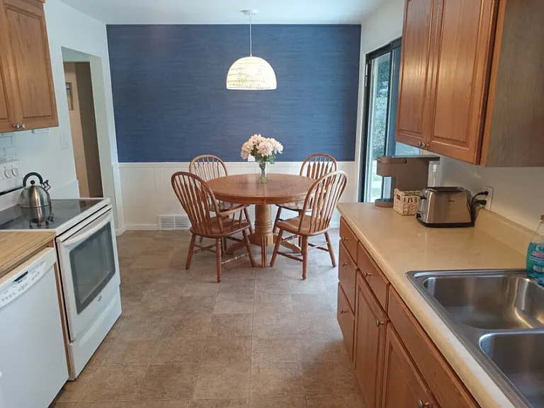 Home Ave — Photo 16