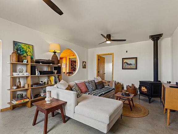 3rd image of 822 Inca Trl