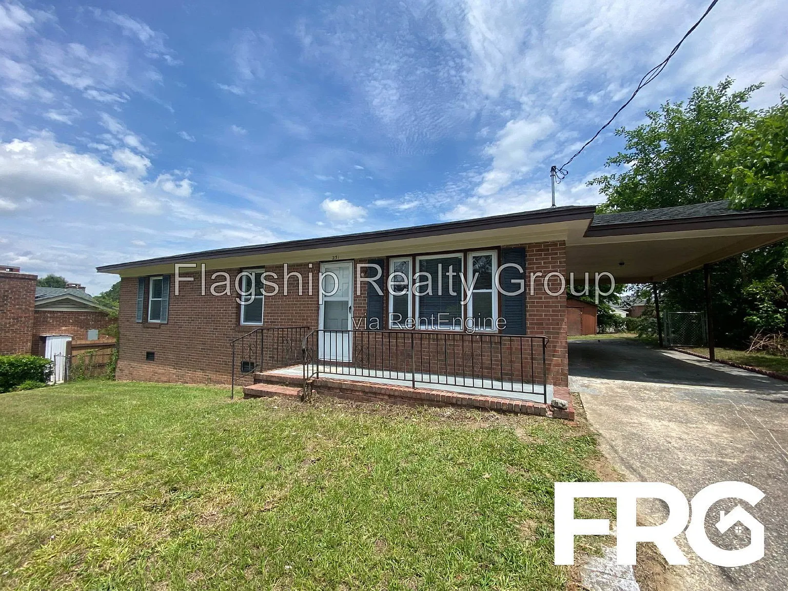 3 bed, 1.0 bath, 1050 sqft, $1,195 — Photo 2