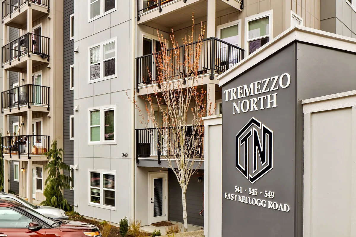 Building Photo - Tremezzo Apartments