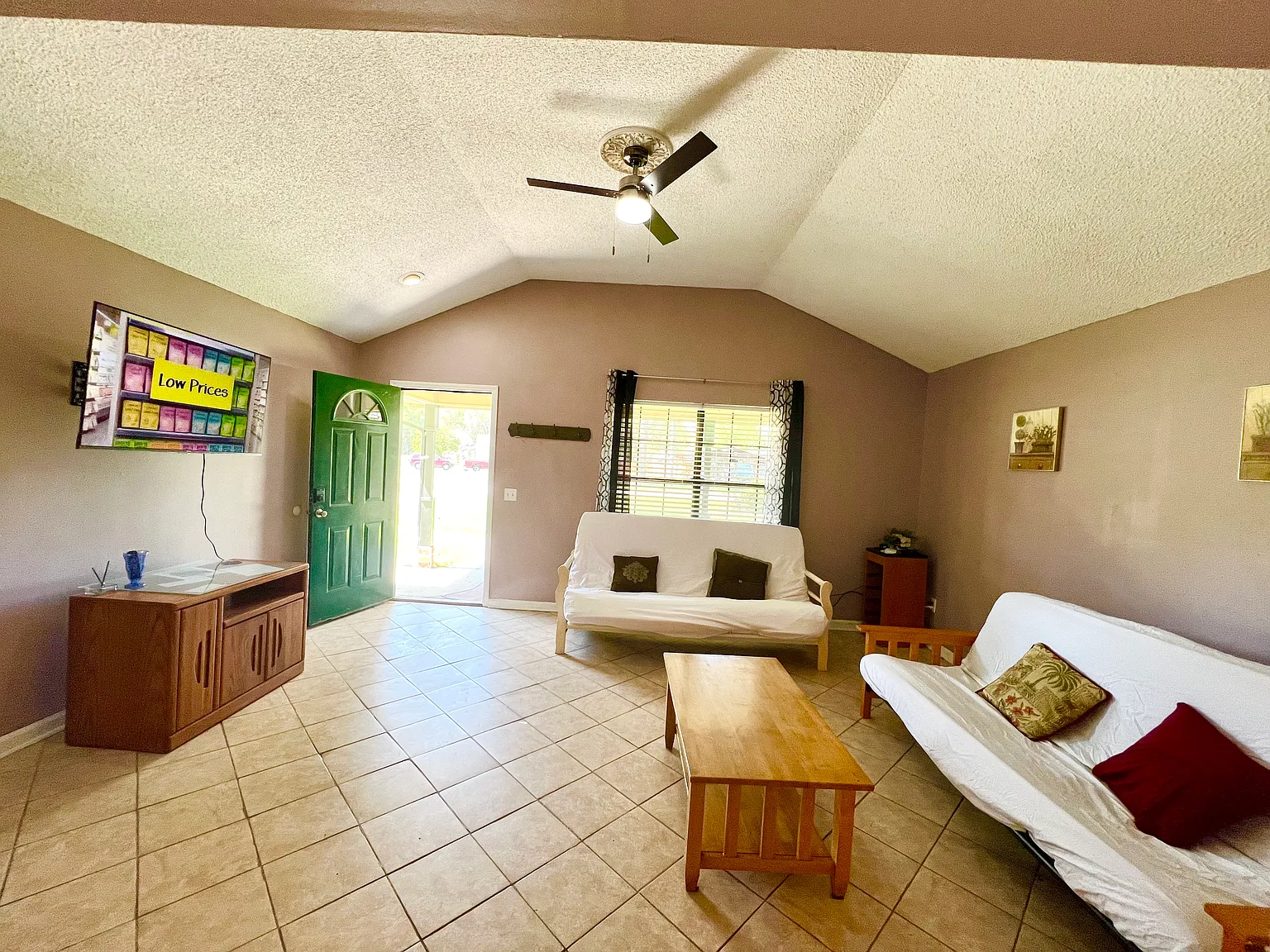 3 bed, 1884 sqft, $3,500 — Photo 2