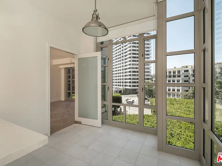 10580 Wilshire Blvd #4NE — Photo 8