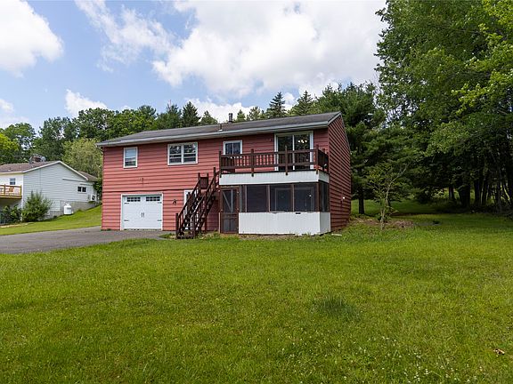 5th image of 328 Pierce Hill Rd