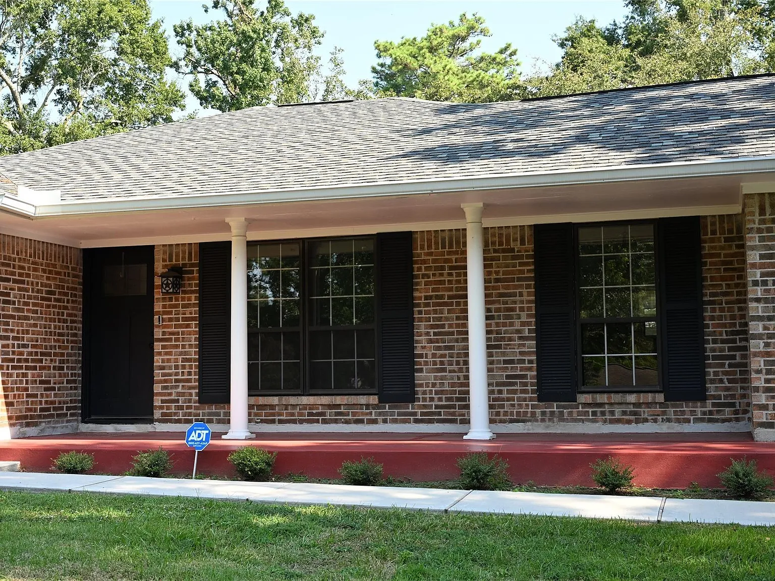 4 bed, 3.0 bath, 2156 sqft, $2,500 — Photo 3