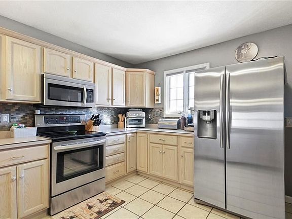 4th image of 1867 Clermont Ave NE