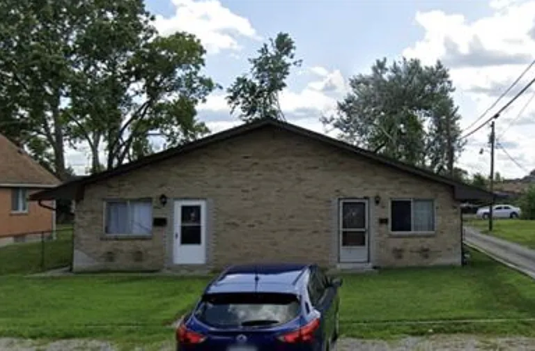 127-129 Pawpaw St — Photo 1