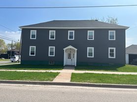803 Young St, Sault Sainte Marie, MI