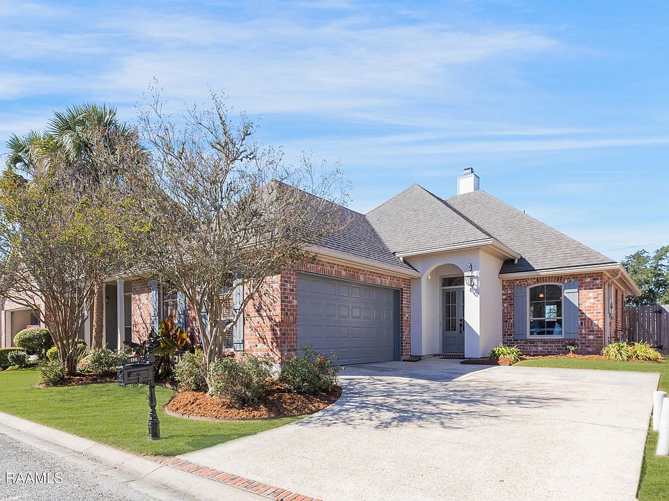 1st image of 106 Imperial Palm Ln