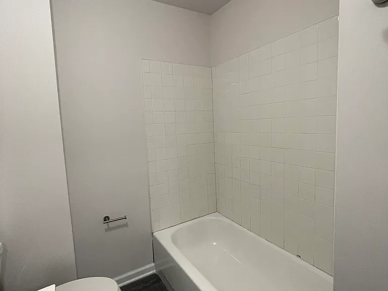 1514 N Luzerne Ave — Photo 17