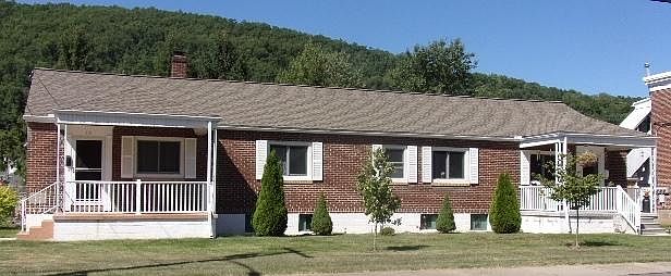 1st image of 118-120 E 2nd St