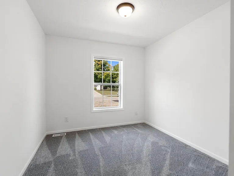 401 Clark St — Photo 18