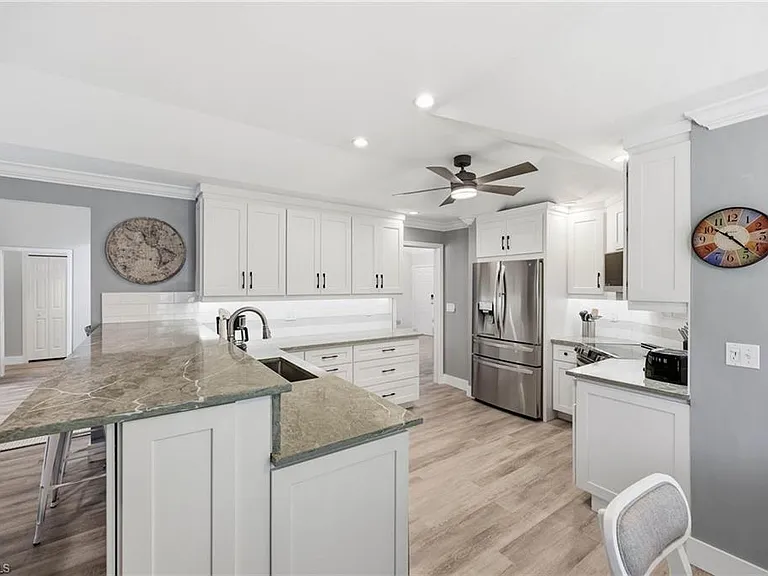 789 Coldstream Ct — Photo 10