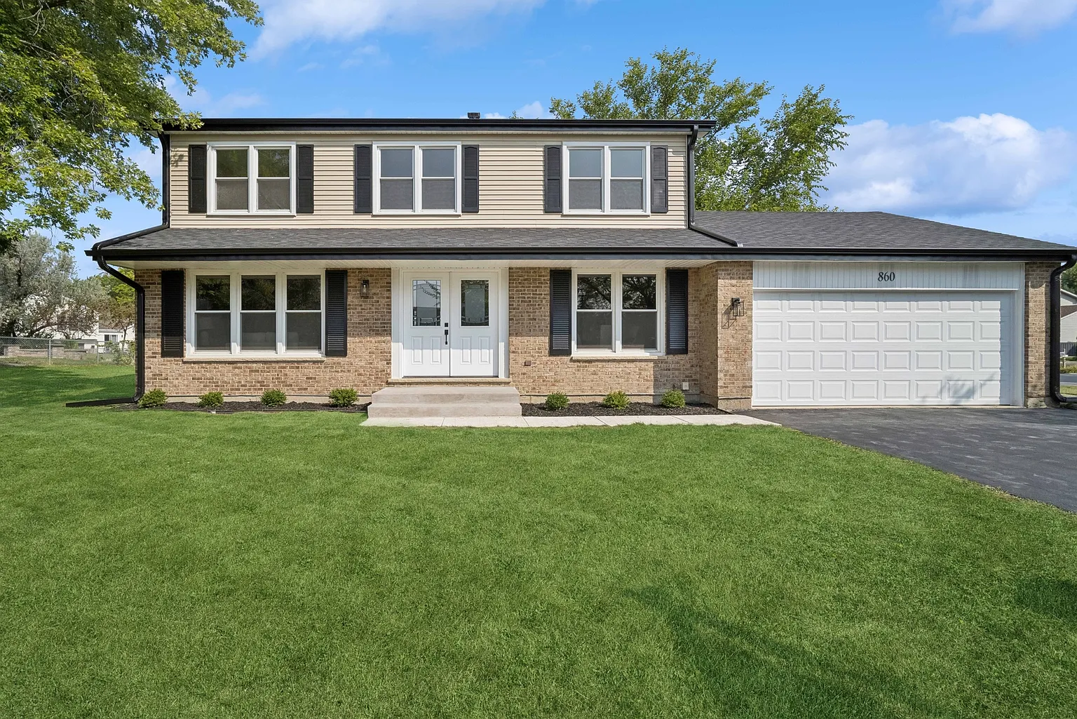 860 Windemere Ln photo 1
