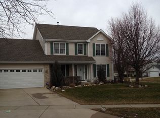 1288 Manchester Dr, Crystal Lake, IL 60014