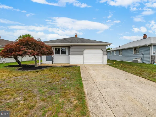 27 Harrington Dr S, Toms River, NJ 08757