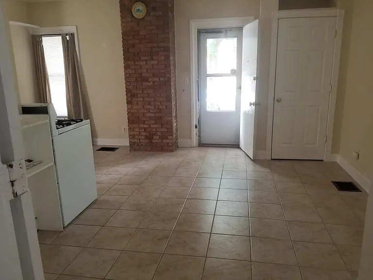 70 Adams St #2 — Photo 7