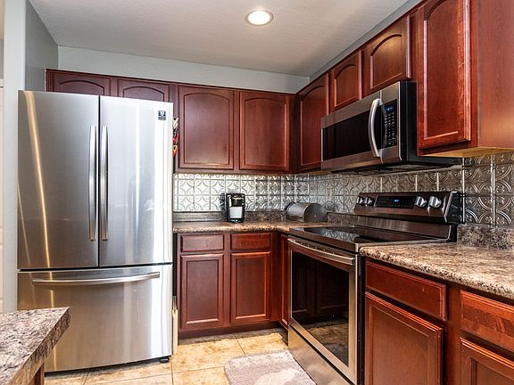 2nd image of 40046 W Thornberry Ln