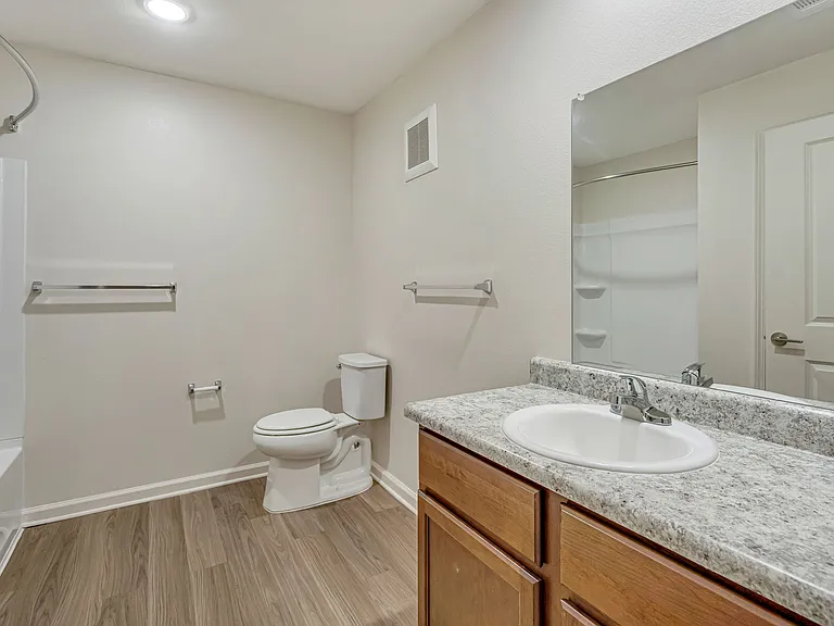 Summerdale Apartments — Photo 6