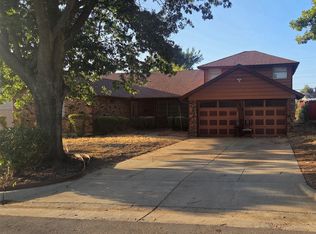 3812 Triumph St, Forest Hill, TX 76119