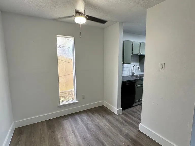 2309 Manson Ave — Photo 3