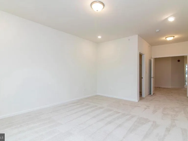 128 Golden Vale Dr — Photo 9