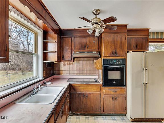 2nd image of 18 Walter Road