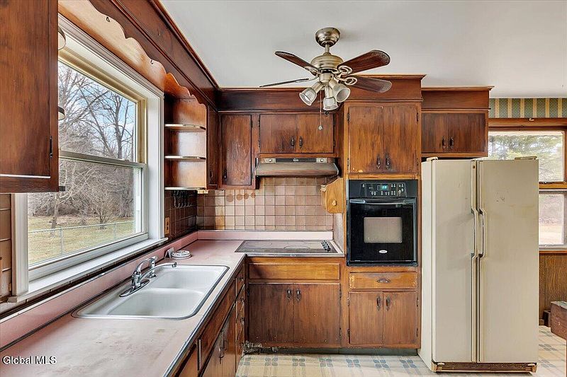 2nd image of 18 Walter Road