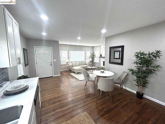 5th image of 527 44th St