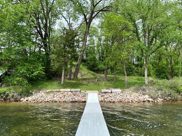 1 Heritage Spgs, New London, MN 56273