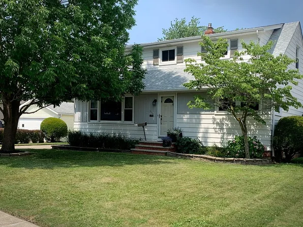 520 Terrace Plz, Willowick, OH 44095