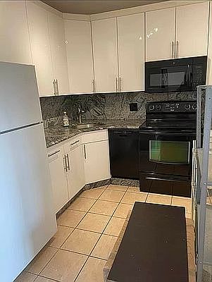 2nd image of 2598 Steinway St APT 3