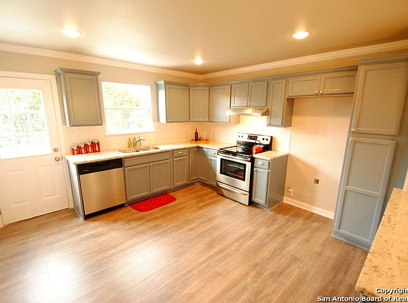 2nd image of 353 Canyon Springs Dr