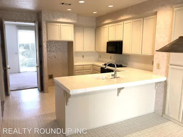 982 S Beach Dr, Sacramento, CA 95831