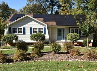 4 Hickory Dr, Stanhope, NJ 07874