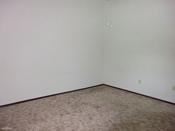 Gillham 528 1 Master Bedroom (2)