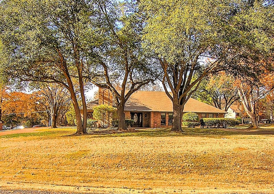 1st image of 3413 Montclaire Dr