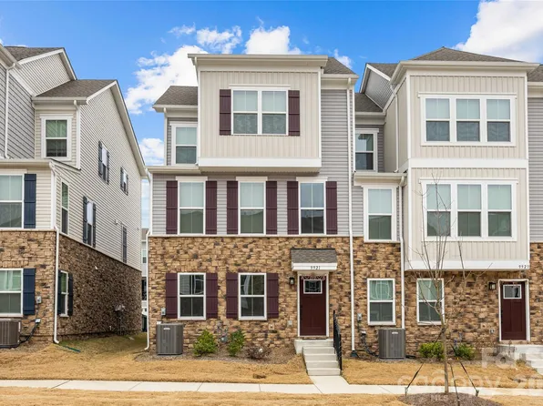 9921 Oaklawn Blvd NW, Huntersville, NC 28078