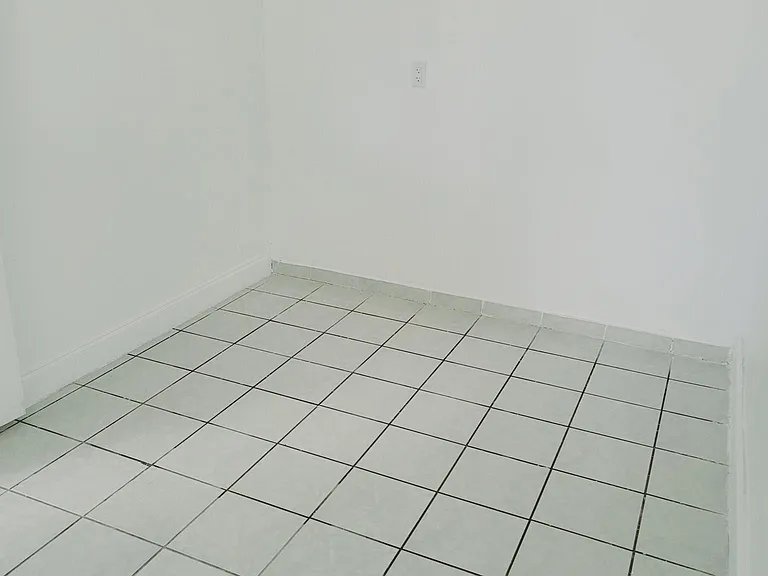 5350 E 3rd Ave — Photo 10