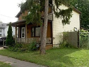 160 Gorton St photo 1