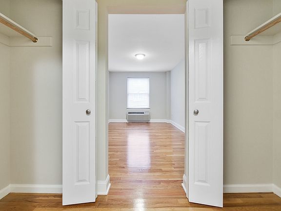 3rd image of 101 Clinton St #1B-1Ba-1100Sqft