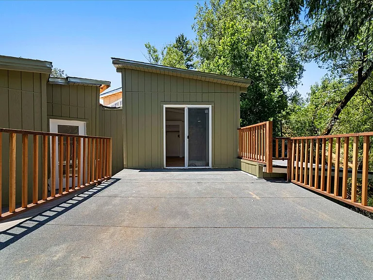 Bear Creek Rd — Photo 10