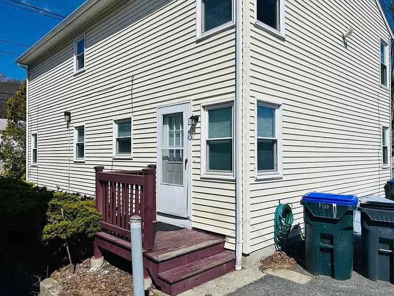 780 Plainfield St — Photo 13