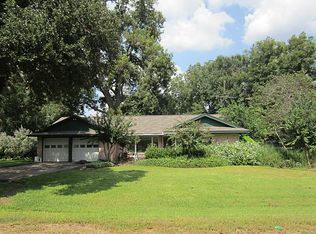 303 Neal Rd, Wharton, TX 77488