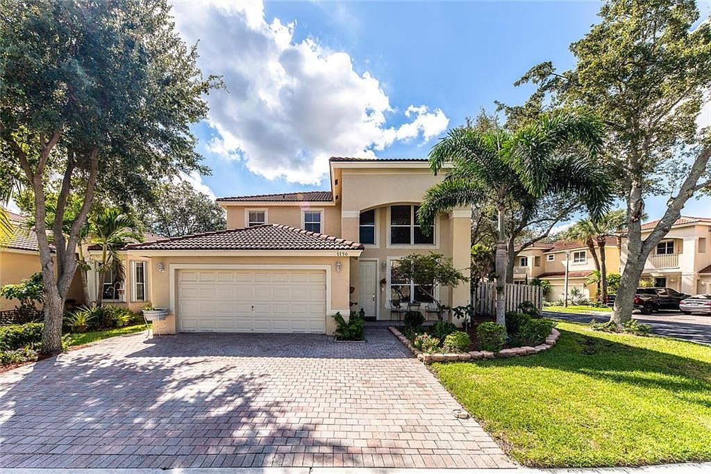 7790 NW 17th Ct, Pembroke Pines, FL 33024 | Zillow